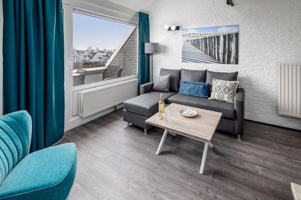 Woonkamer - Appartement in Bruinisse bij Grevelinger Meer in Bruinisse (4)