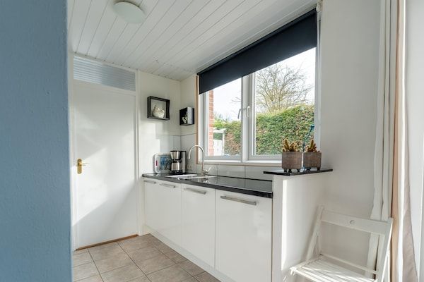 Keuken - Vakantiehuis in Zeeland bij Meer in Baarland (4)