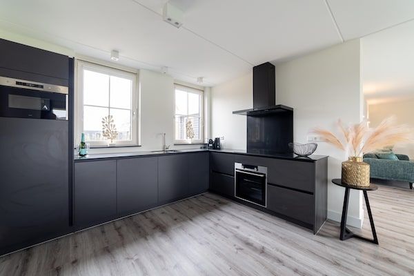 Keuken - Villa in Colijnsplaat bij Zee en Sauna in Colijnsplaat (4)
