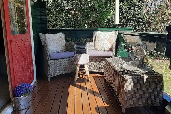 Terras - Bungalow met omheinde tuin op de Veluwe in Hulshorst (5)