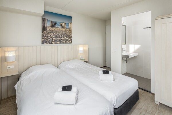 Slaapkamer - Villa in Cadzand-Bad bij Noordzeestrand in Cadzand-Bad (5)
