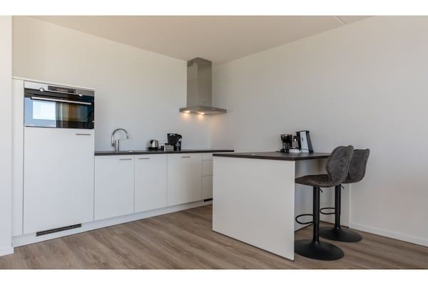 Keuken - Appartement op Tholen bij Oosterschelde in Scherpenisse (2)