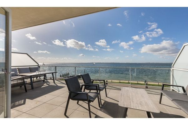 Terras - Appartement op Tholen bij Oosterschelde in Scherpenisse (4)