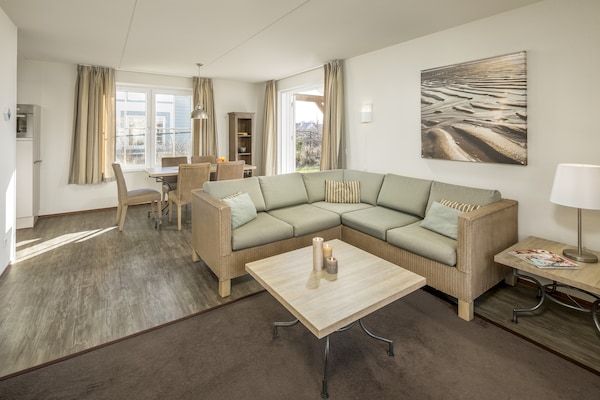 Woonkamer - Villa in Cadzand-Bad bij Noordzeestrand in Cadzand-Bad (2)