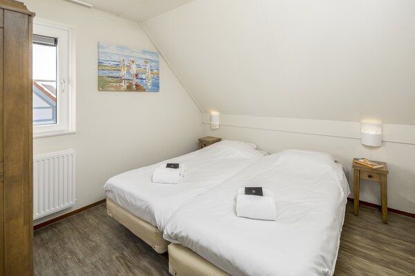 Slaapkamer - Villa in Cadzand-Bad bij Noordzeestrand in Cadzand-Bad (4)