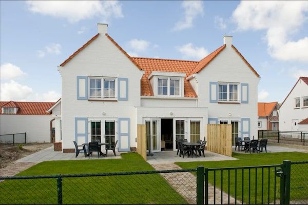 Buitenkant - Villa bij Noordzeestrand, ideaal voor gezinnen in Cadzand-Bad (1)