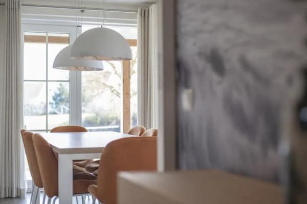 Woonkamer - Villa bij Noordzeestrand, ideaal voor gezinnen in Cadzand-Bad (2)