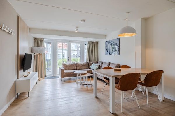 Eetkamer - Villa in Cadzand-Bad bij Noordzeestrand in Cadzand-Bad (2)
