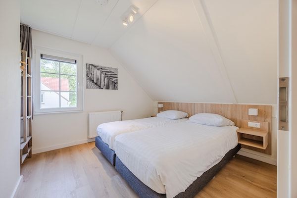 Slaapkamer - Villa in Cadzand-Bad bij Noordzeestrand in Cadzand-Bad (4)