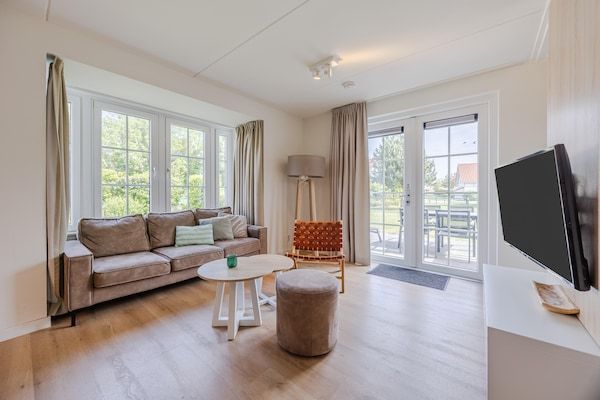 Woonkamer - Villa in Cadzand-Bad bij Noordzeestrand in Cadzand-Bad (1)