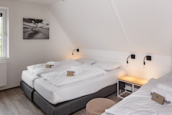 Slaapkamer - Villa bij Noordzeestrand, Cadzand-Bad in Cadzand-Bad (4)