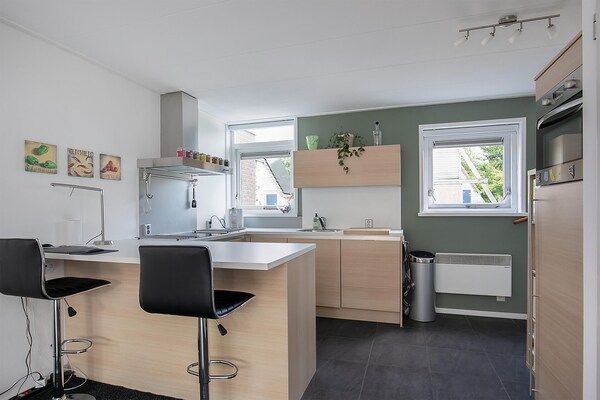 Keuken - Grou-uitje met fietsen en bubbelbad in Grou (3)
