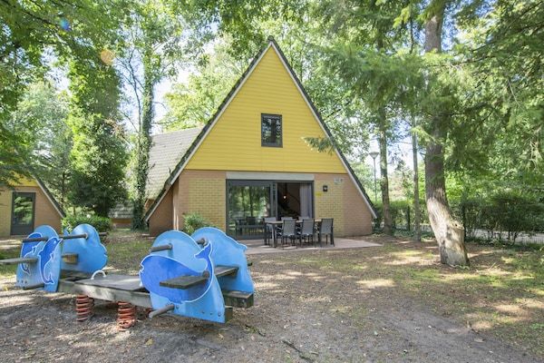 Buitenkant - Vakantiehuis bij Breda & De Biesbosch in Oosterhout (1)
