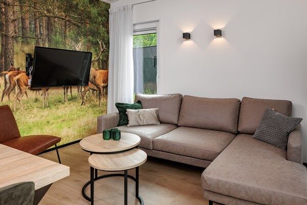 Woonkamer - Luxe Lodge Nabij Schaijk in Schaijk (2)