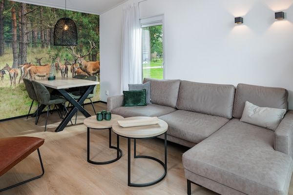 Woonkamer - Lodge in Schaijk bij Vakantiepark in Schaijk (2)