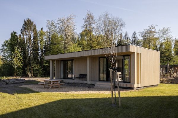 Buitenkant - Lodge in Nederland met Luxe Terras in Zeewolde (1)