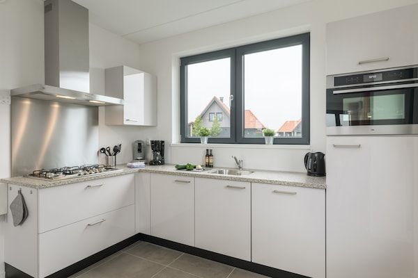 Keuken - Villa bij Weerribbenpark in Ossenzijl (5)