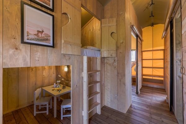 Eetkamer - Safarilodge voor 6 personen met veranda nabij het IJsselmeer in Andijk (4)
