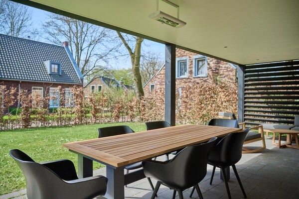 Terras - Mooie villa met veranda 4 km van Maastricht in Maastricht (5)