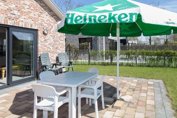 Terras - Strandvakantie vlak bij het Zeeuwse strand in Baarland (4)