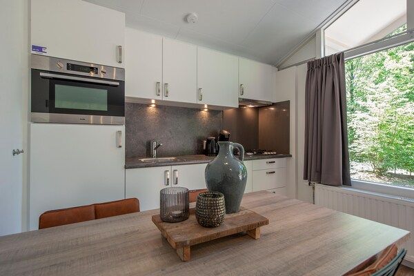Keuken - Comfortabele bungalow op de Veluwe in Wissel/Epe (4)
