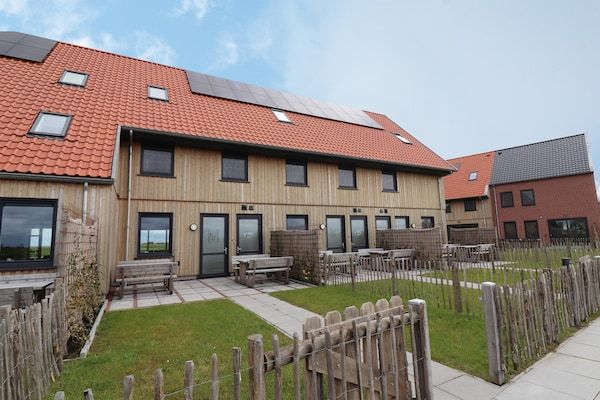 Buitenkant - Moderne vakantie in Friesland in Leons (1)