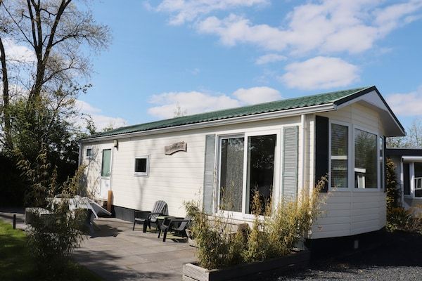 Buitenkant - Vakantiehuis in Grou bij watersport in Grou (1)