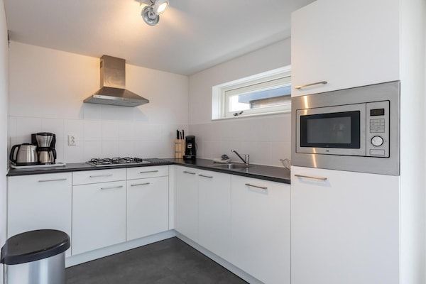 Keuken - Vakantiehuis in Renesse bij het Strand in Renesse (5)