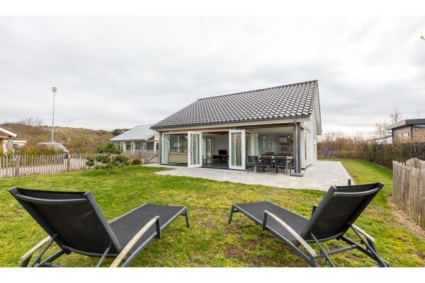 Tuin - Vakantiehuis in Renesse bij het Strand in Renesse (5)