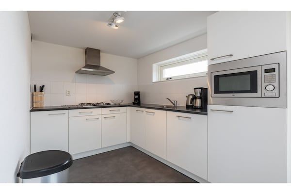 Keuken - Vakantiehuis in Renesse bij het Strand in Renesse (5)