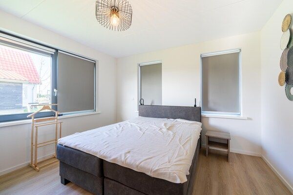 Slaapkamer - Vakantiehuis in Scherpenisse bij Pluimpot in Scherpenisse (5)