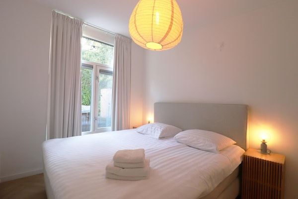 Slaapkamer - Vakantiehuis in Zelhem met Bos en Hottub in Zelhem (3)