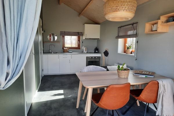 Keuken - Lodge aan de Weiden met Mooie Veranda in Ruinerwold (3)