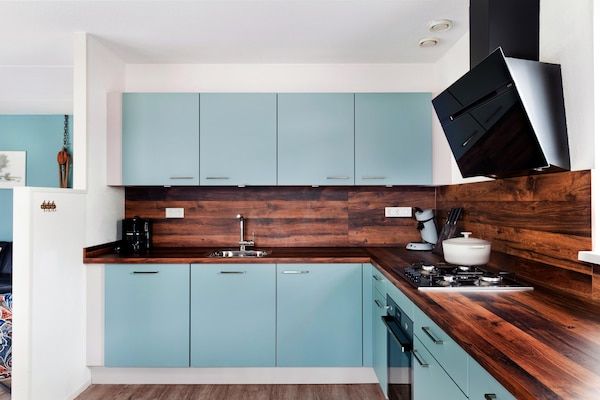 Keuken - Bungalow met sauna en natuur in Friesland (4)