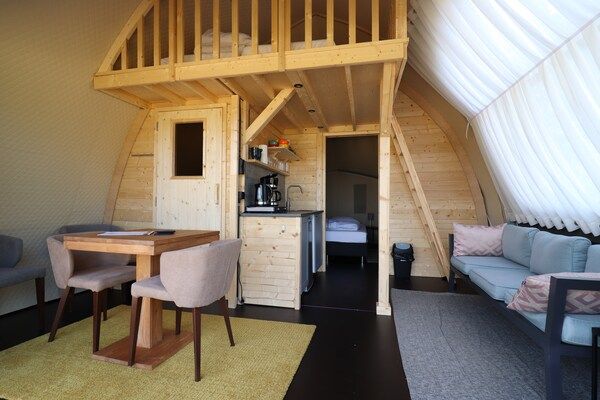 Woonkamer - Prachtige tentlodge in Dalerveen in Dalerveen (5)