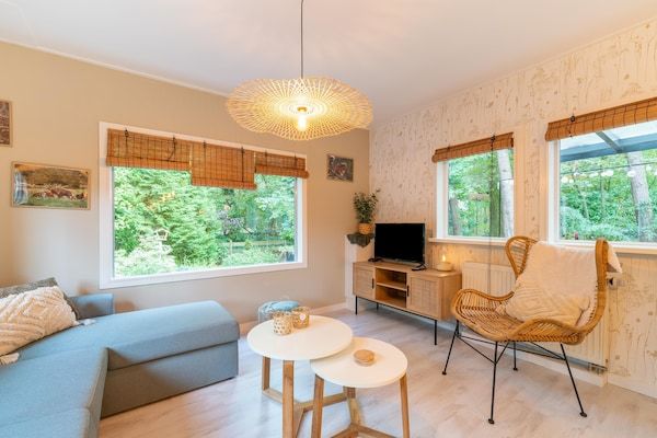 Woonkamer - Vakantiehuis in Gelderland bij bosgebied in Gelderland (1)