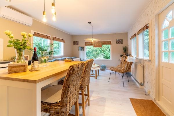 Eetkamer - Vakantiehuis in Gelderland bij bosgebied in Gelderland (2)