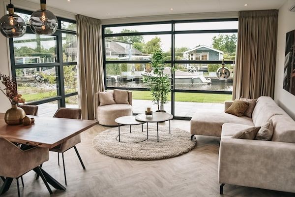 Woonkamer - Luxe ontsnapping aan het water in Nieuw-Loosdrecht (2)