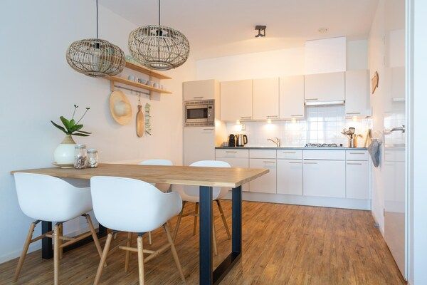 Eetkamer - Appartement in Den Haag met Balkon in Den Haag (2)