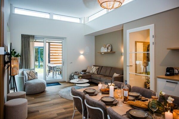 Woonkamer - Vakantiehuis in Veluwe bij natuurpaden in Voorthuizen (4)