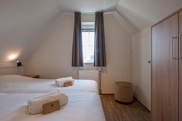 Slaapkamer - Villa in Cadzand-Bad bij Noordzeestrand in Cadzand-Bad (4)