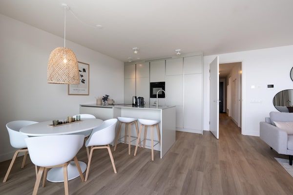 Eetkamer - Appartement Veerse Meer met eigen haven in Arnemuiden (2)