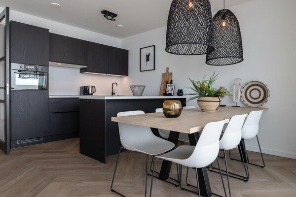 Eetkamer - Appartement in Zeeland met Veerse Meer zicht in Arnemuiden (2)