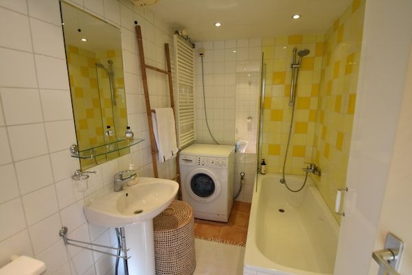 Badkamer - Vakantiehuis bij Noordwijk Strand in Noordwijkerhout (5)