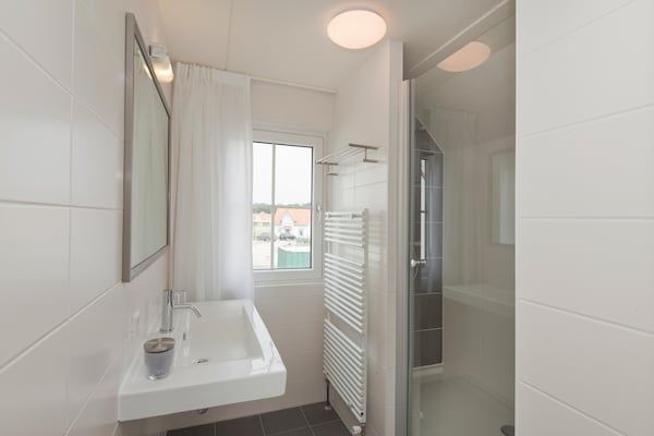 Badkamer - Villa in Cadzand-Bad bij Noordzeestrand in Cadzand-Bad (5)
