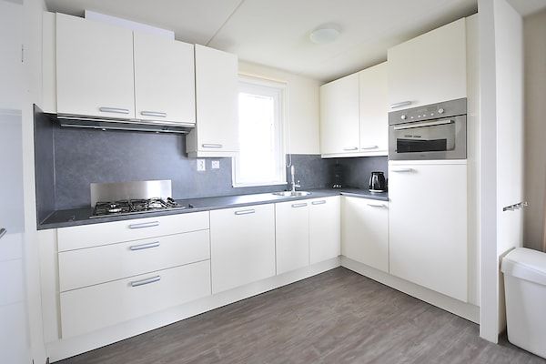 Keuken - Villa in Cadzand-Bad bij Noordzeestrand in Cadzand-Bad (3)