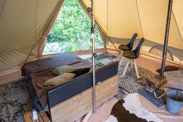 Slaapkamer - Glamping in Twijzel bij Natuurgebied in Twijzel (3)