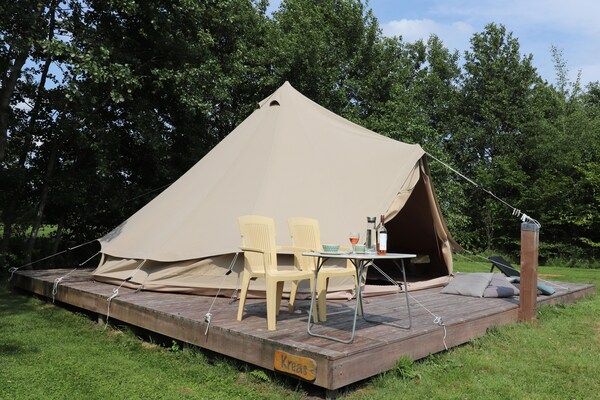 Buitenkant - Glamping in Twijzel bij Natuurgebied in Twijzel (1)
