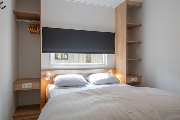 Slaapkamer - Chalet bij Eindhoven in een Groene Oase in Mierlo (5)