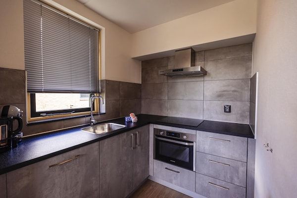 Keuken - Bosvilla met privéterras in Ewijk (4)